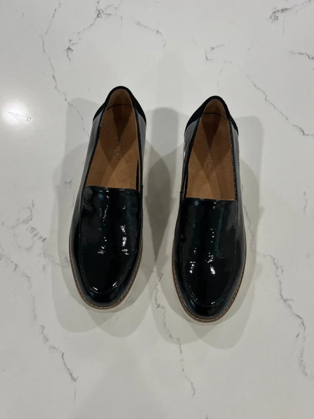 Vionic Women’s  Kensley – Black Crinkle Size 6.5